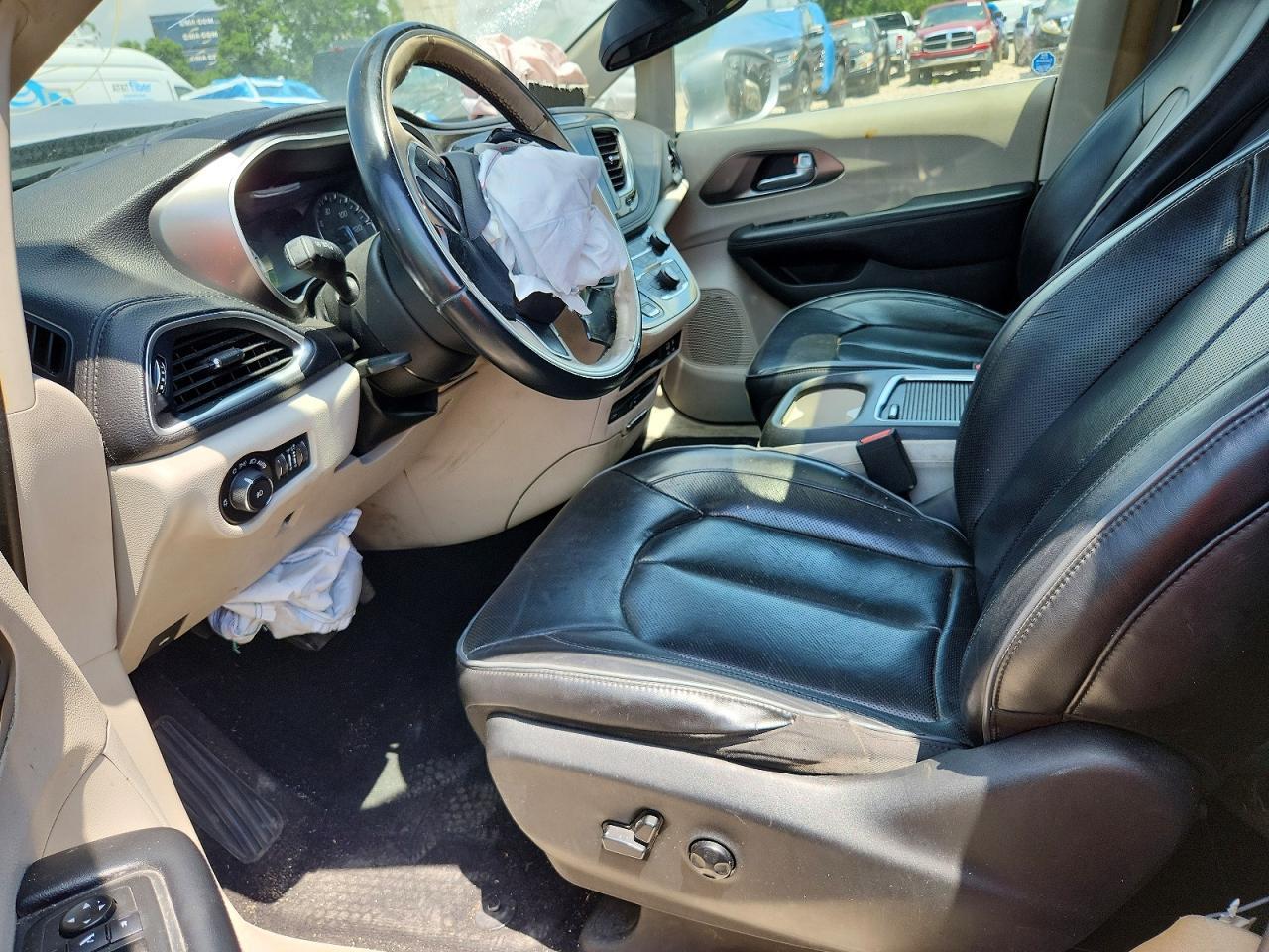 2018 Chrysler Pacifica Limited - Image 7