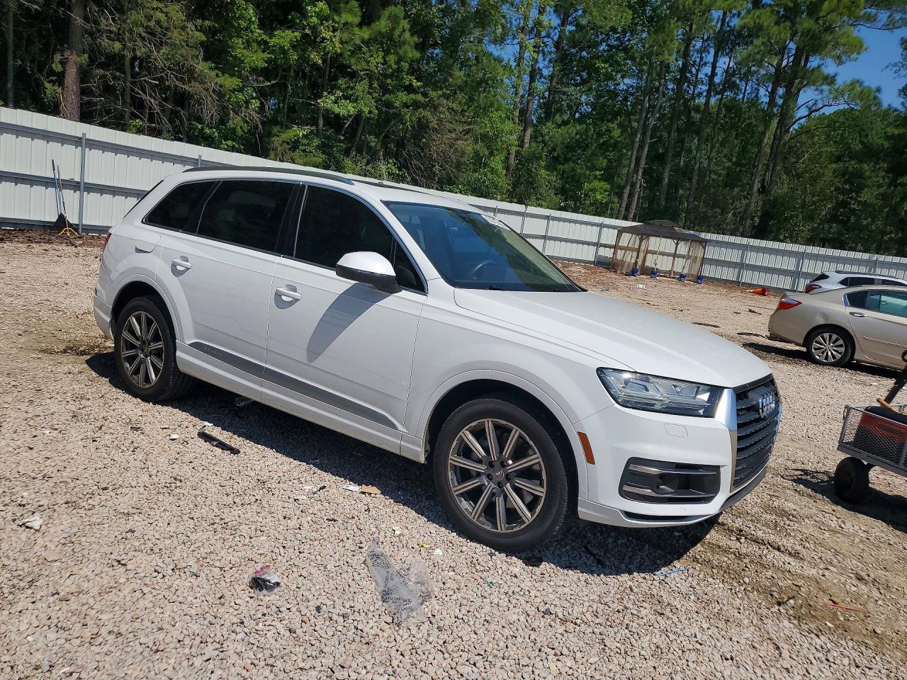 2017 Audi Q7 Premium Plus - Image 4
