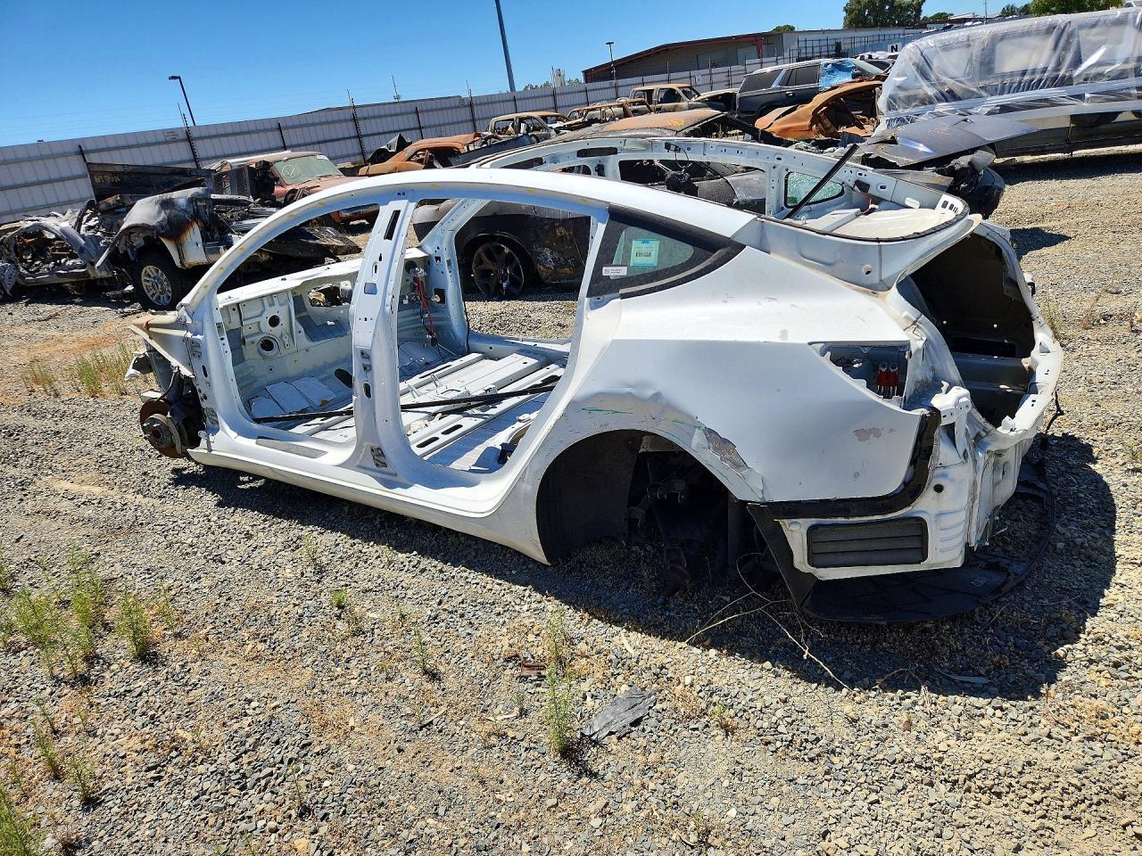 2021 Tesla Model 3 - Фото 2