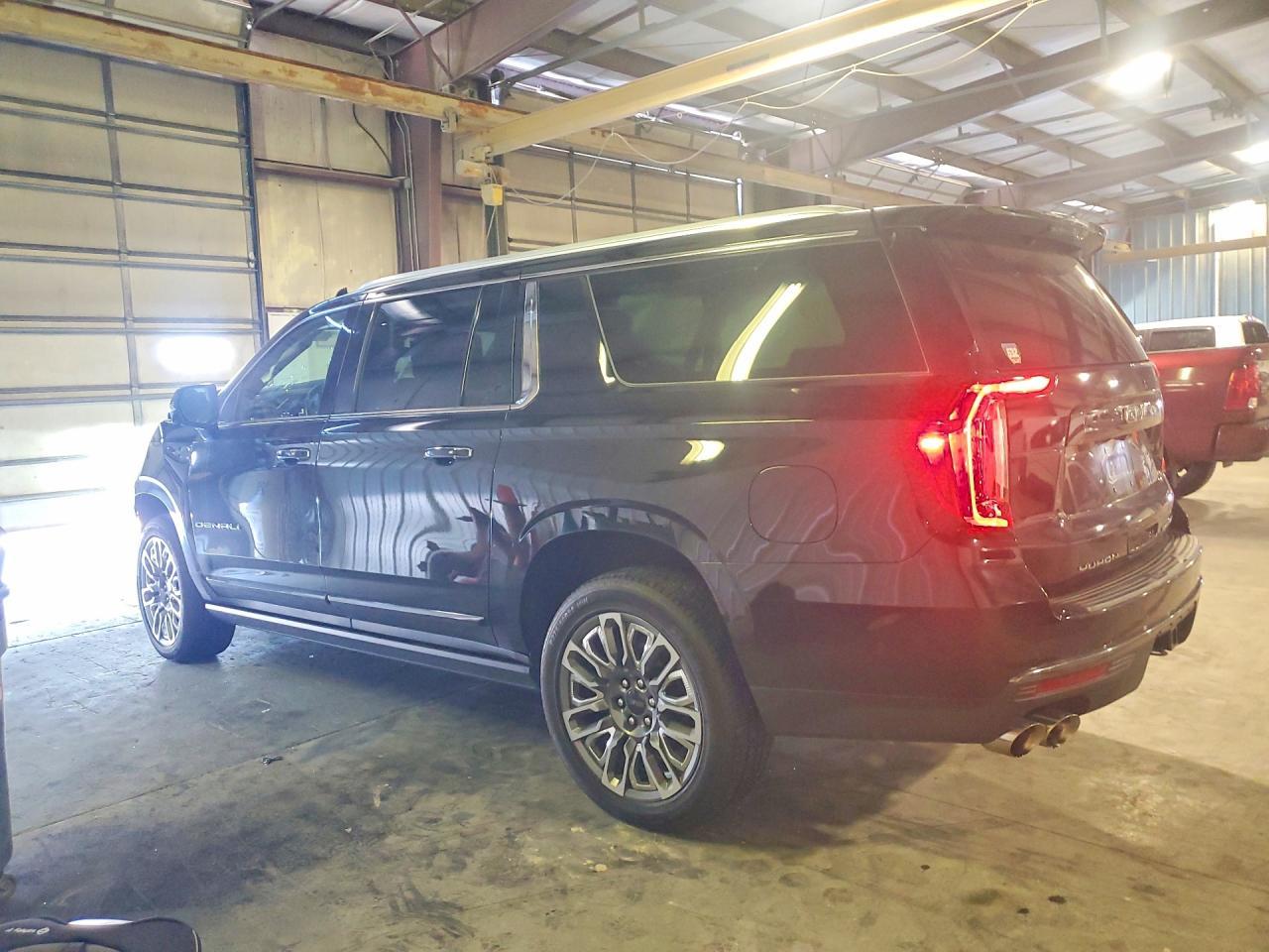 2023 GMC Yukon Denali Denali Ultimate - Image 2