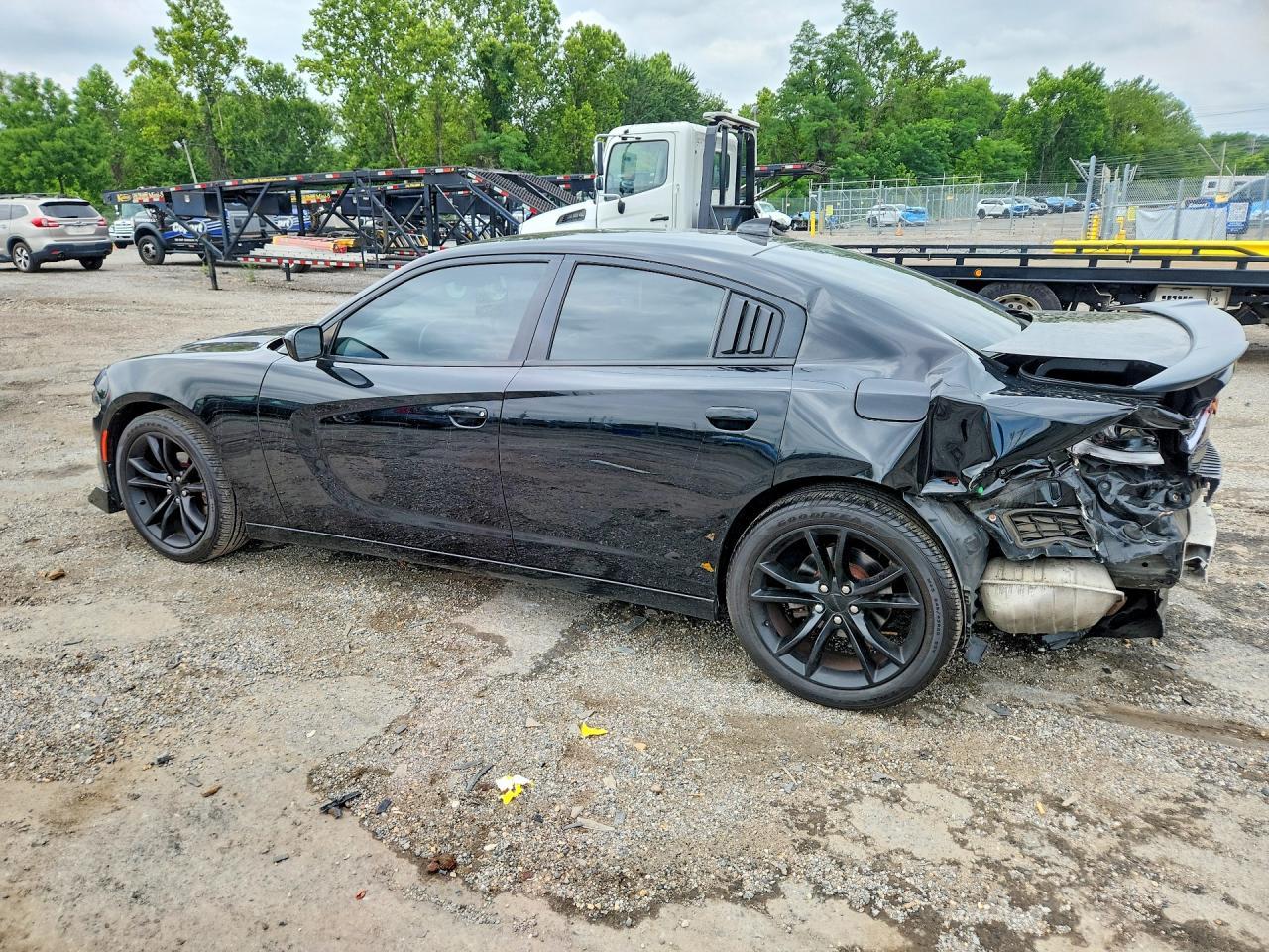 2016 Dodge Charger Sxt - Image 2
