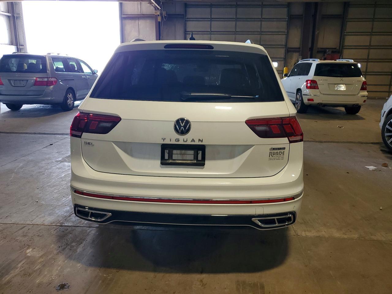 2023 Volkswagen Tiguan Sel R-Line Black - Image 6