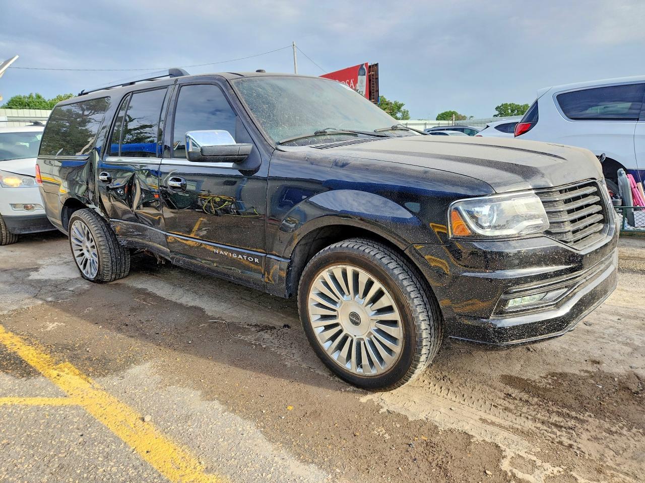 2017 Lincoln Navigator 4D Select - Image 4