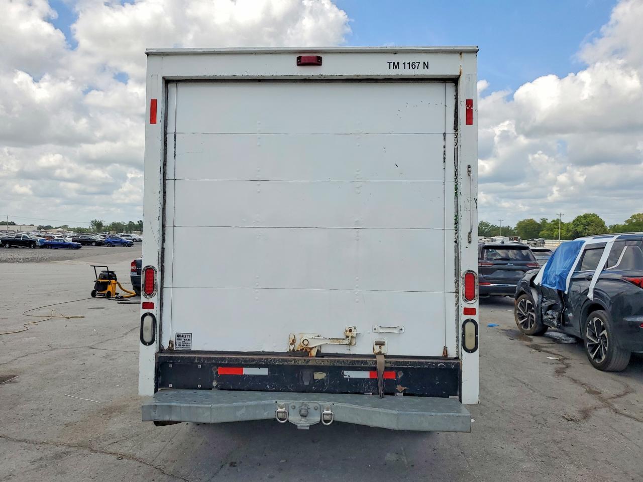 2011 GMC Savana Cutaway G3500 - Фото 6
