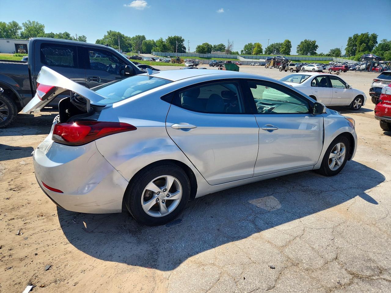 2014 Hyun Elantra - Image 3