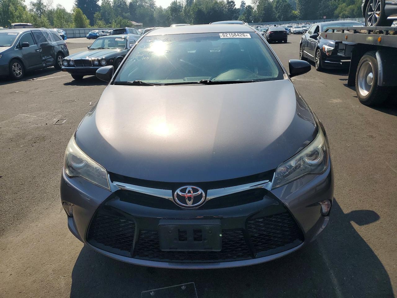2017 Toyota Camry Se - Фото 5