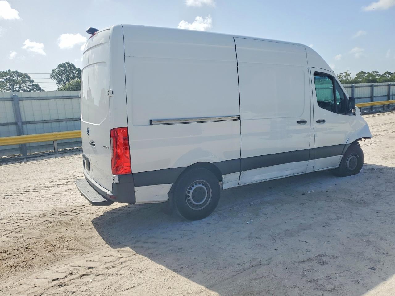 2024 Mercedes-Benz Sprinter 2500 - Image 3