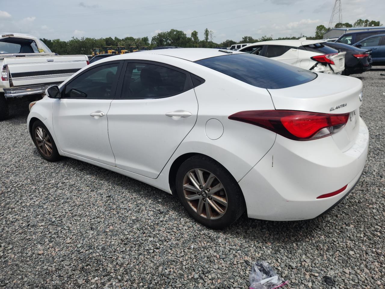 2016 Hyundai Elantra Se - Фото 2
