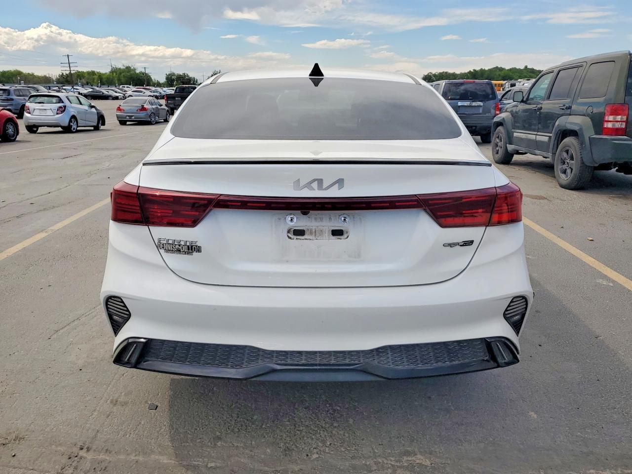 2023 Kia Forte Gt Line - Image 6