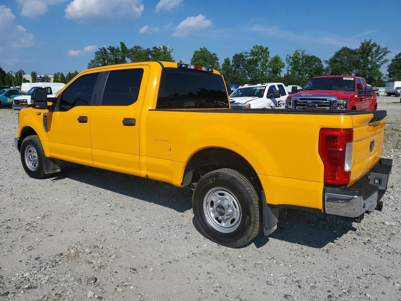 2019 Ford F250 Super Duty - Фото 2