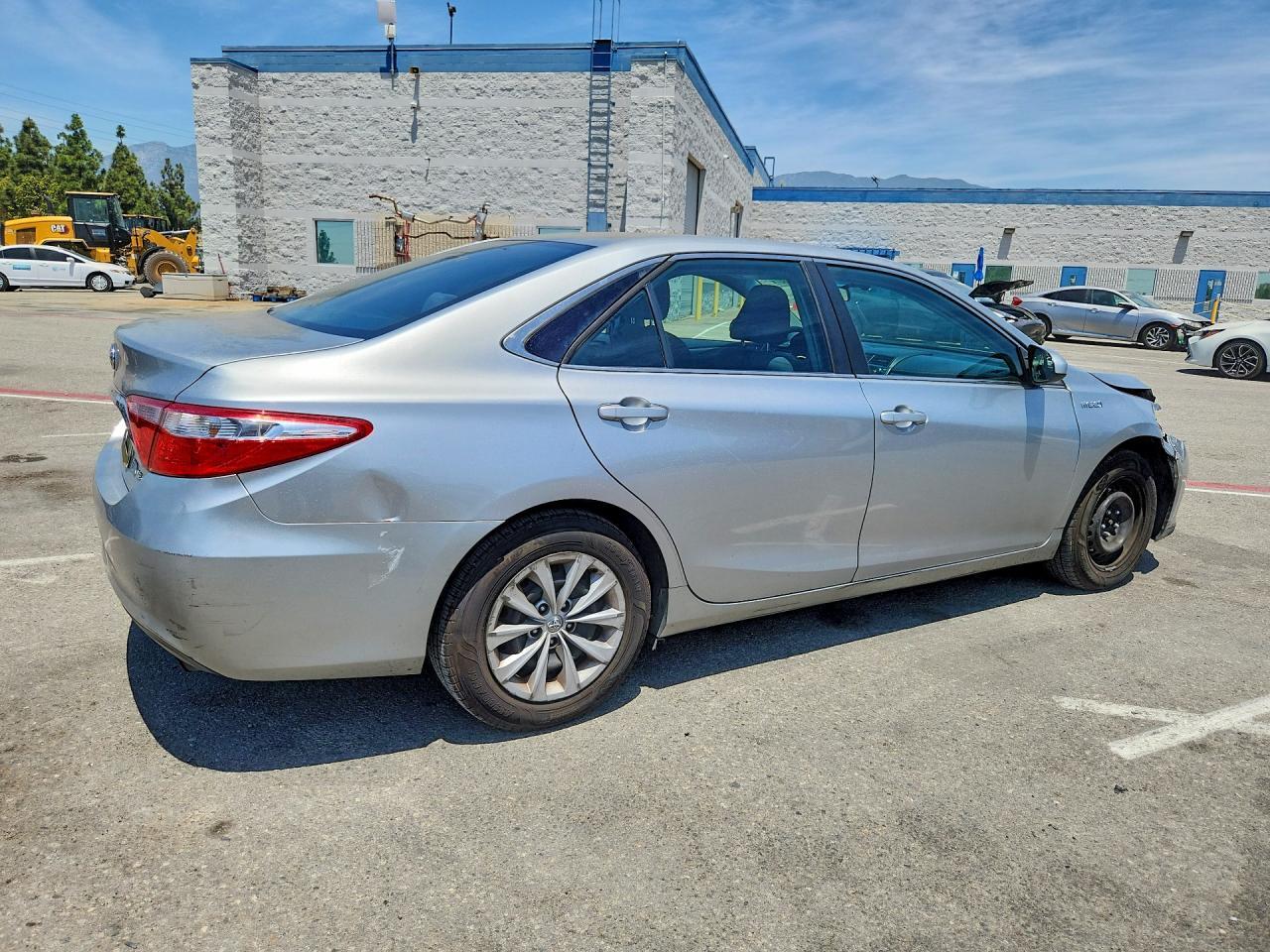 2015 Toyota Camry Hybrid Le - Фото 3