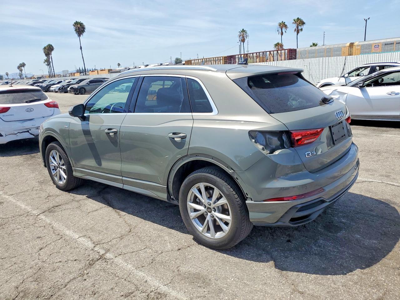 2022 Audi Q3 Premium S Line 45 - Фото 2
