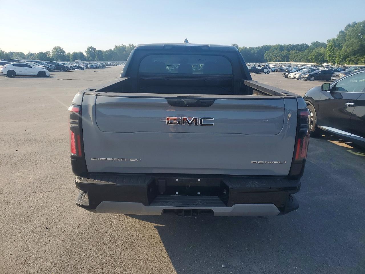 2024 GMC Sierra Denali - Фото 6
