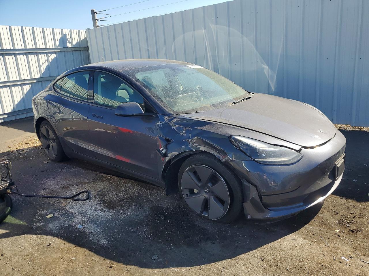 2023 Tesla Model 3 - Фото 4