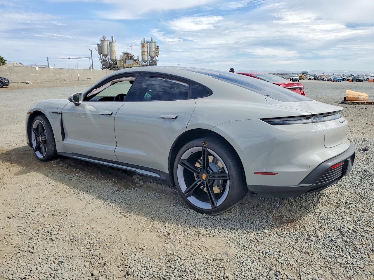 2024 Porsche Taycan 4S - Фото 2