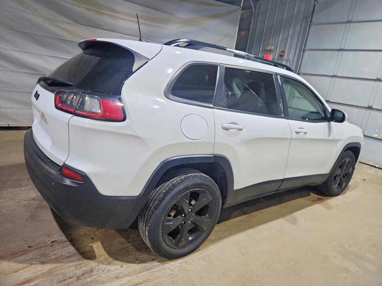 2020 Jeep Cherokee Latitude Plus - Image 3