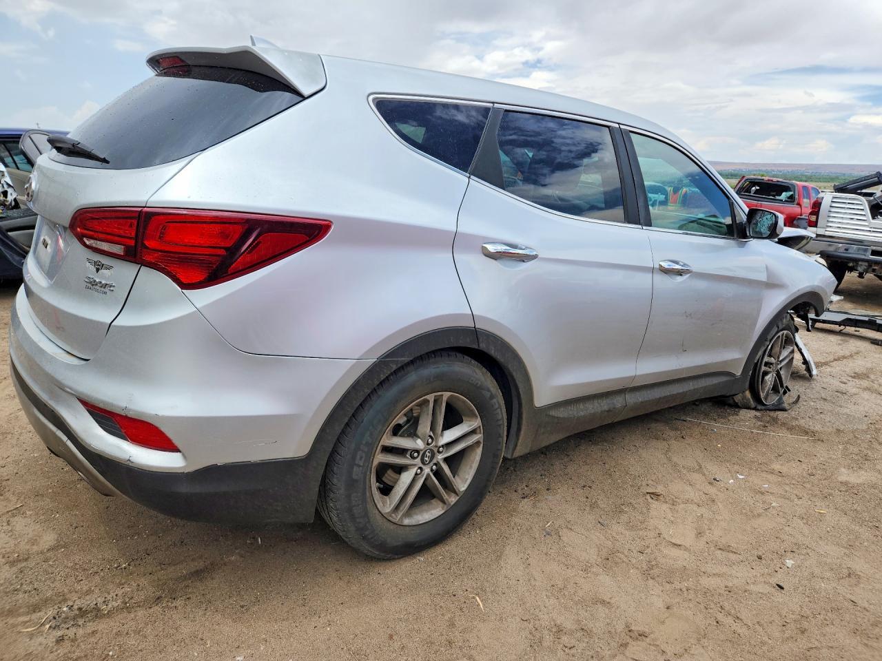 2017 Hyundai Santa Fe Sport 2.4L - Image 3