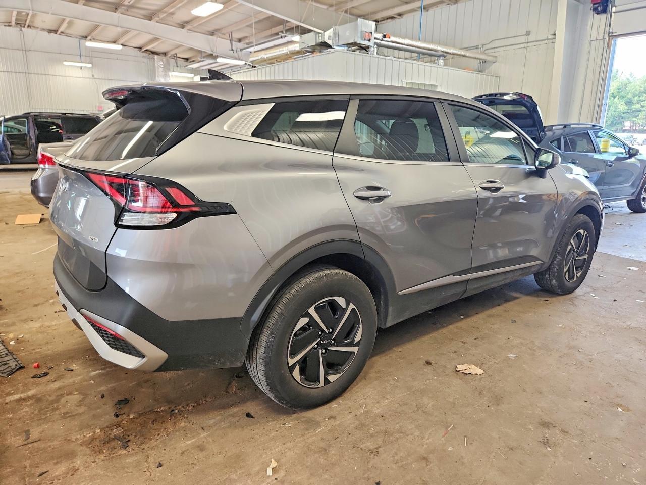 2025 Kia Sportage Lx - Фото 3