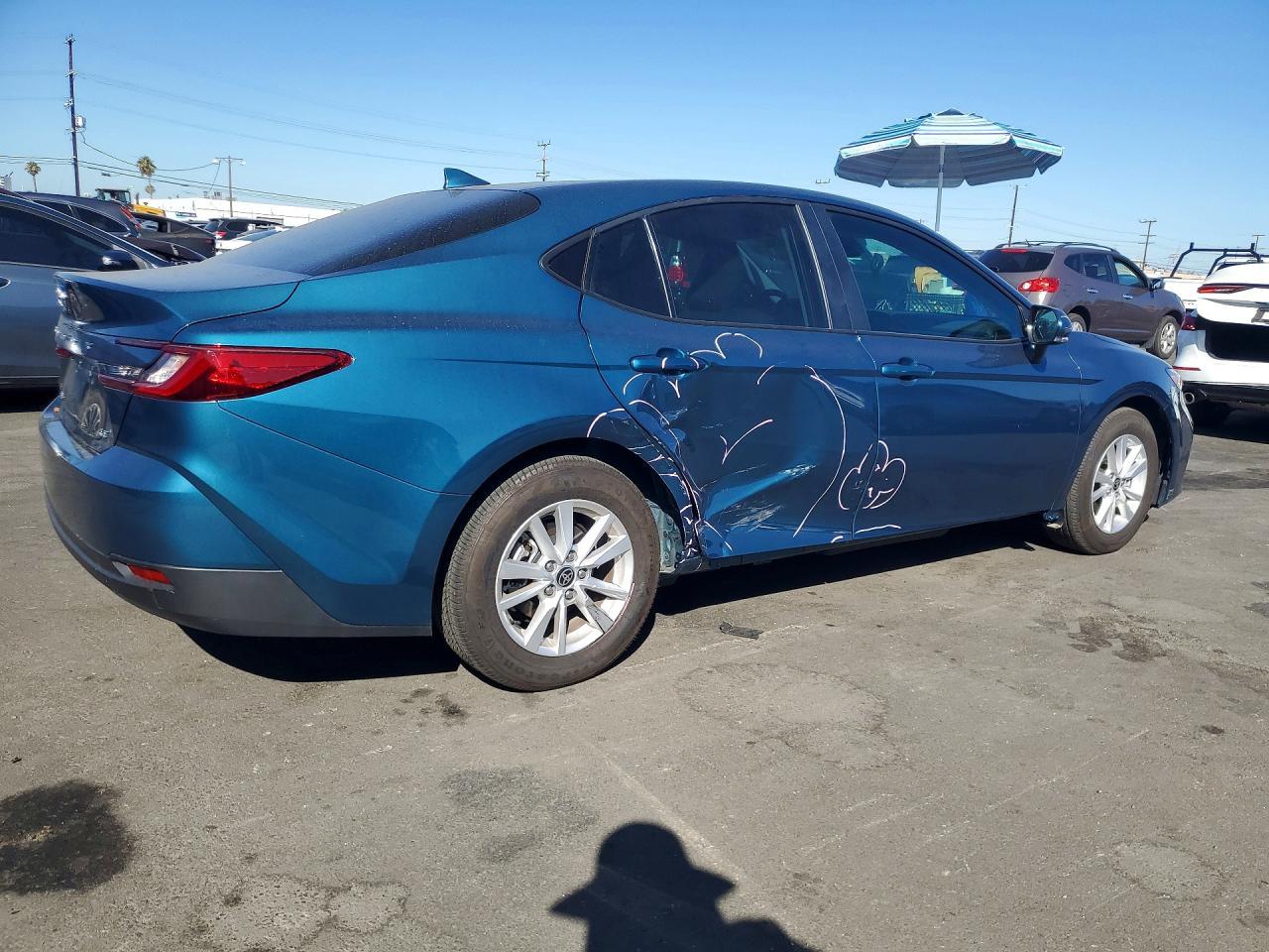2025 Toyota Camry Le - Фото 3