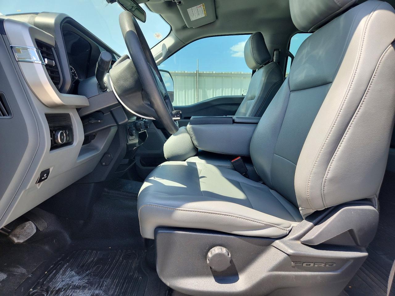 2023 Ford F350 Super Duty - Image 7