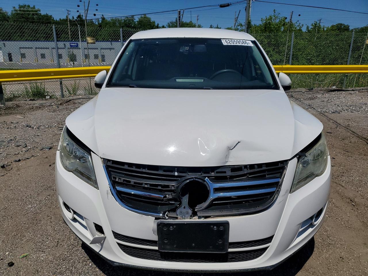2010 Volkswagen Tiguan S - Фото 5