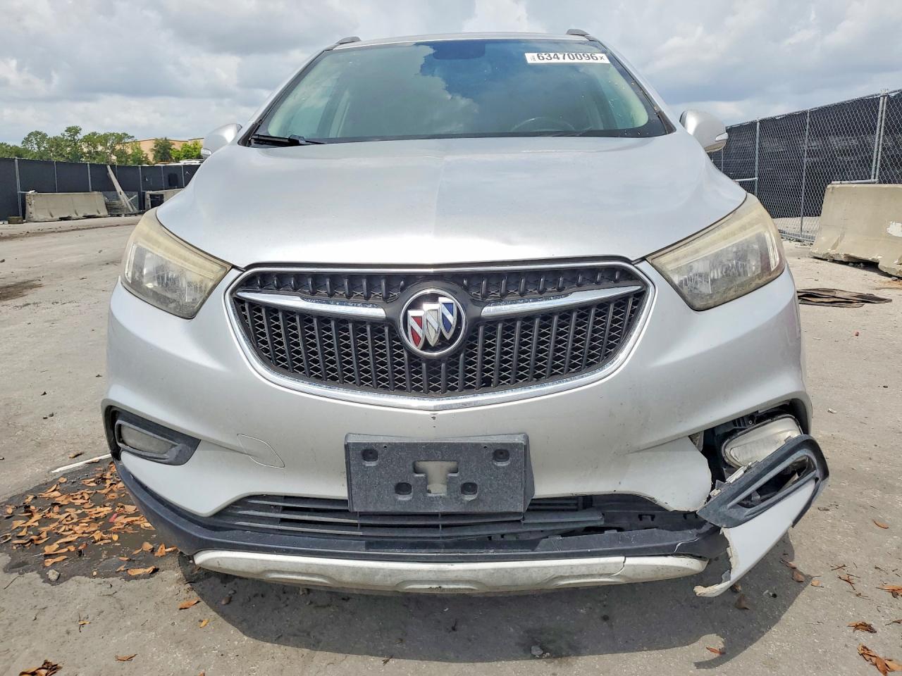 2017 Buick Encore Sport Touring - Image 5