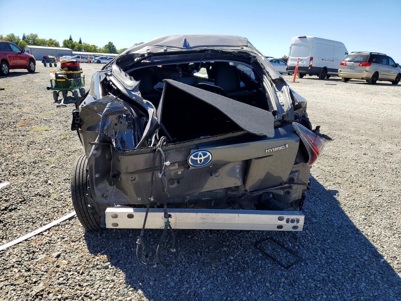 2017 Toyo Prius - Фото 6