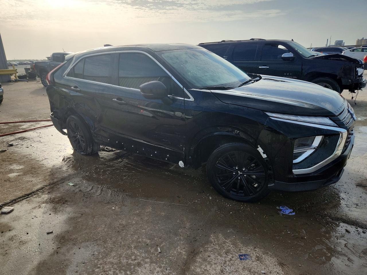 2022 Mitsubishi Eclipse Cross Le - Image 4