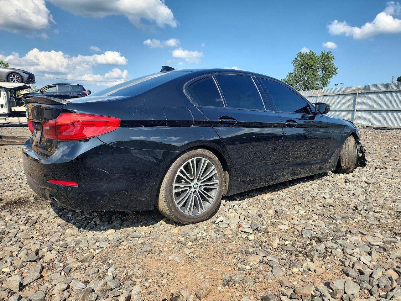 2019 BMW 530 Xi - Фото 3