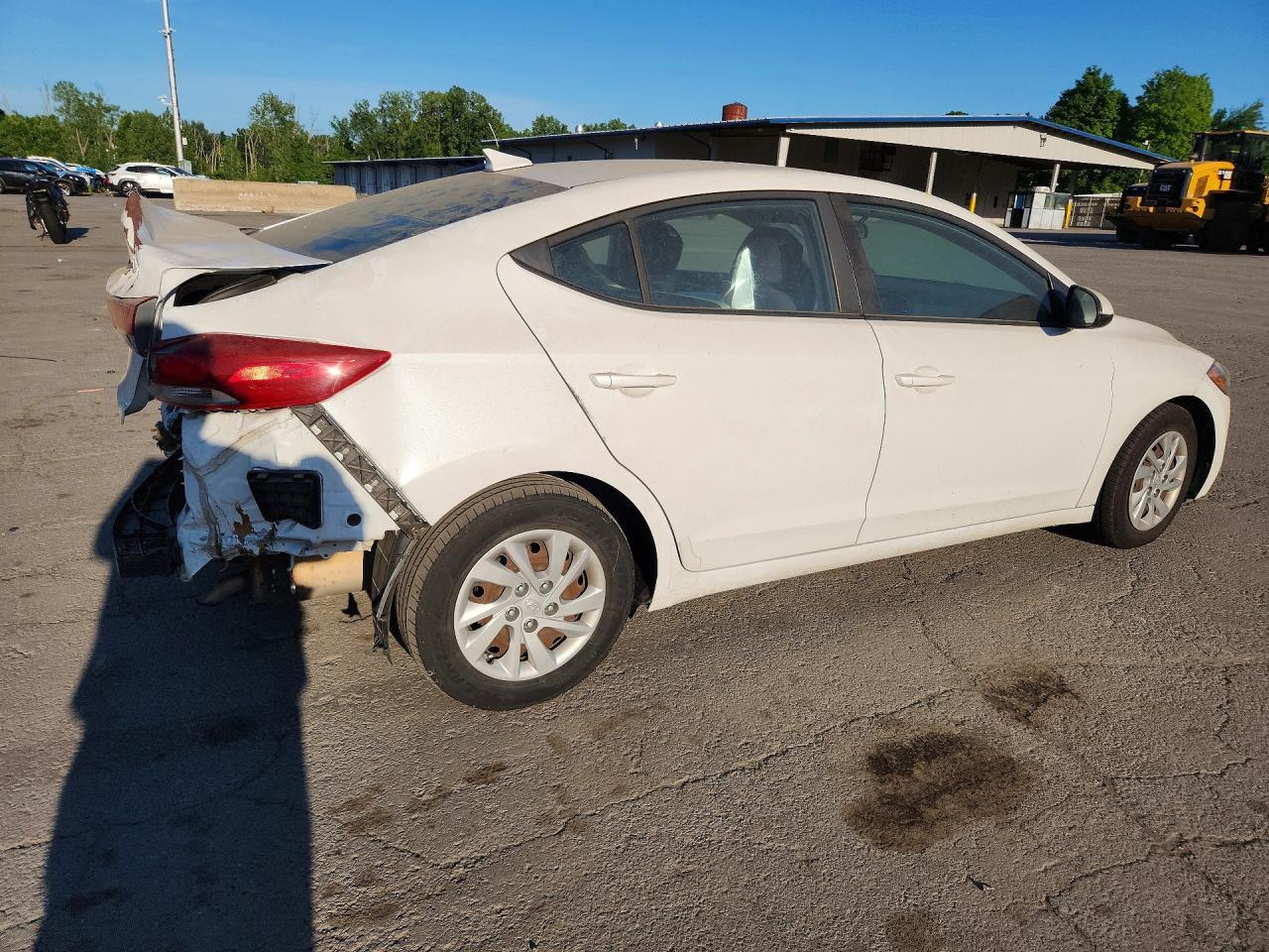 2017 Hyundai Elantra - Фото 3