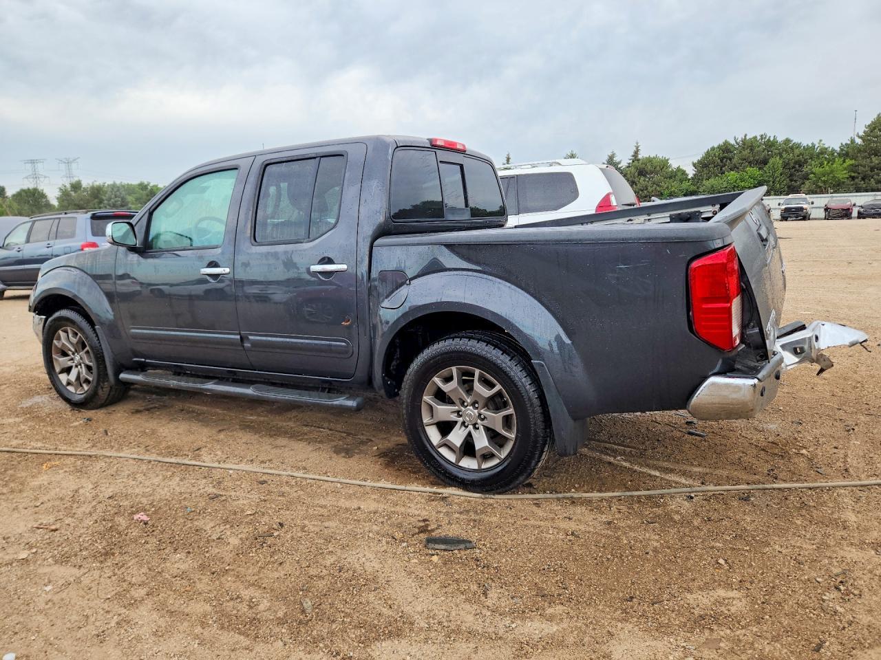 2015 Nissan Frontier Sl - Image 2