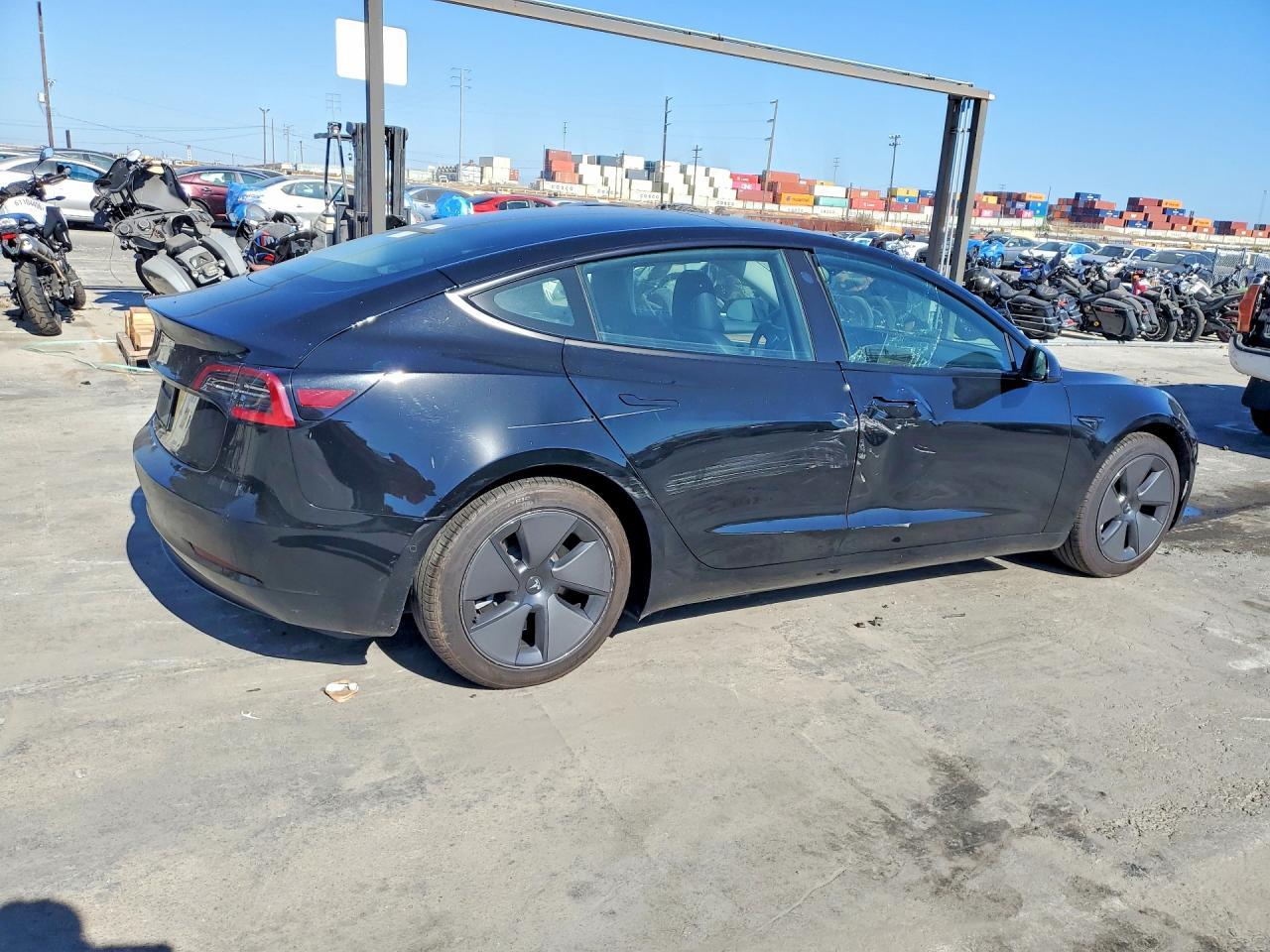 2022 Tesla Model 3 - Фото 3