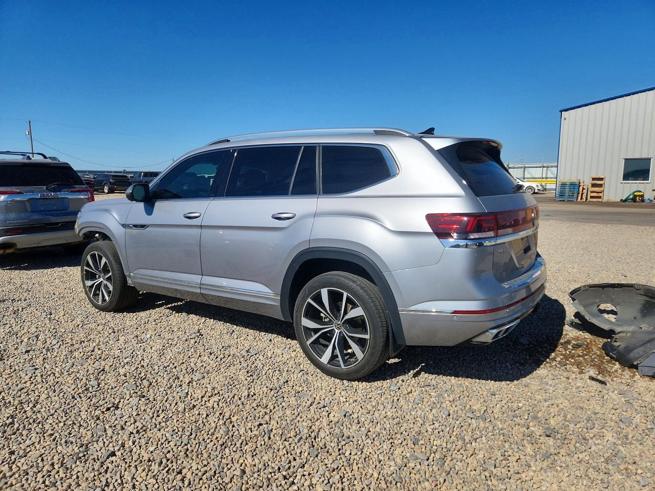 2024 Volkswagen Atlas Sel Premium R-Line - Image 2