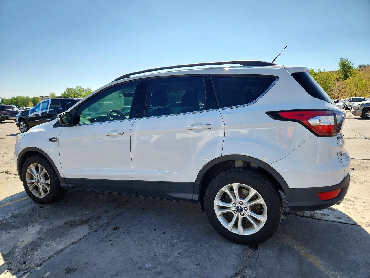 2017 Ford Escape Se - Фото 2