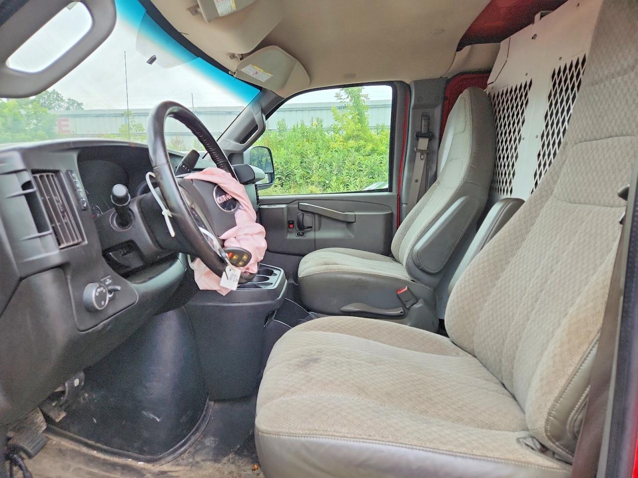 2017 GMC Savana G3500 - Фото 7