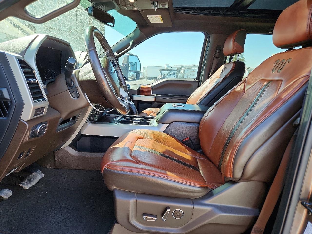 2022 Ford F450 Super Duty - Image 7