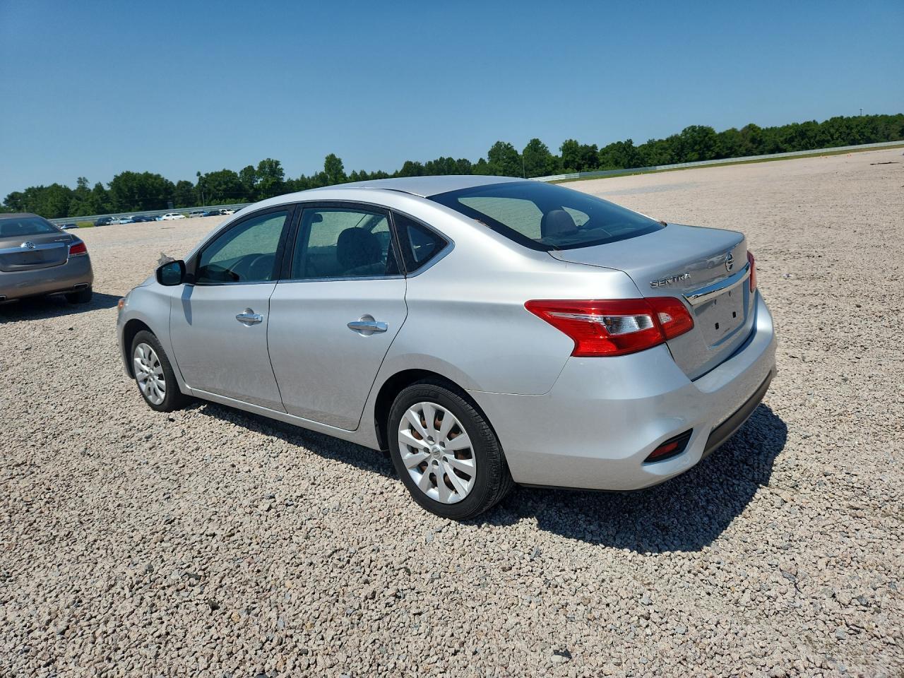 2019 Nissan Sentra S - Фото 2