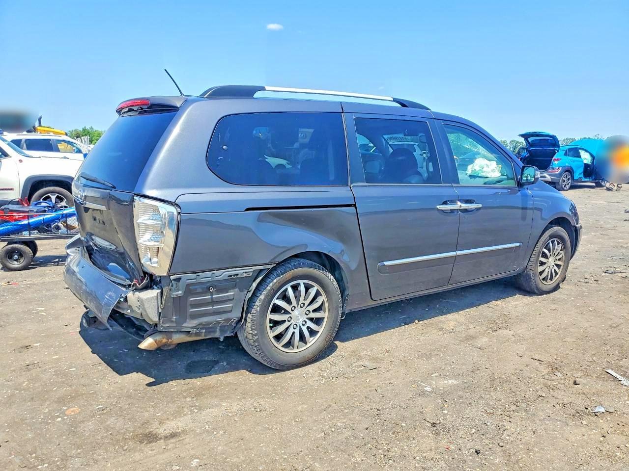 2012 Kia Sedona Ex - Image 3