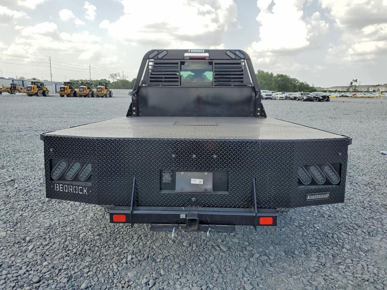 2025 GMC Sierra K3500 - Image 6