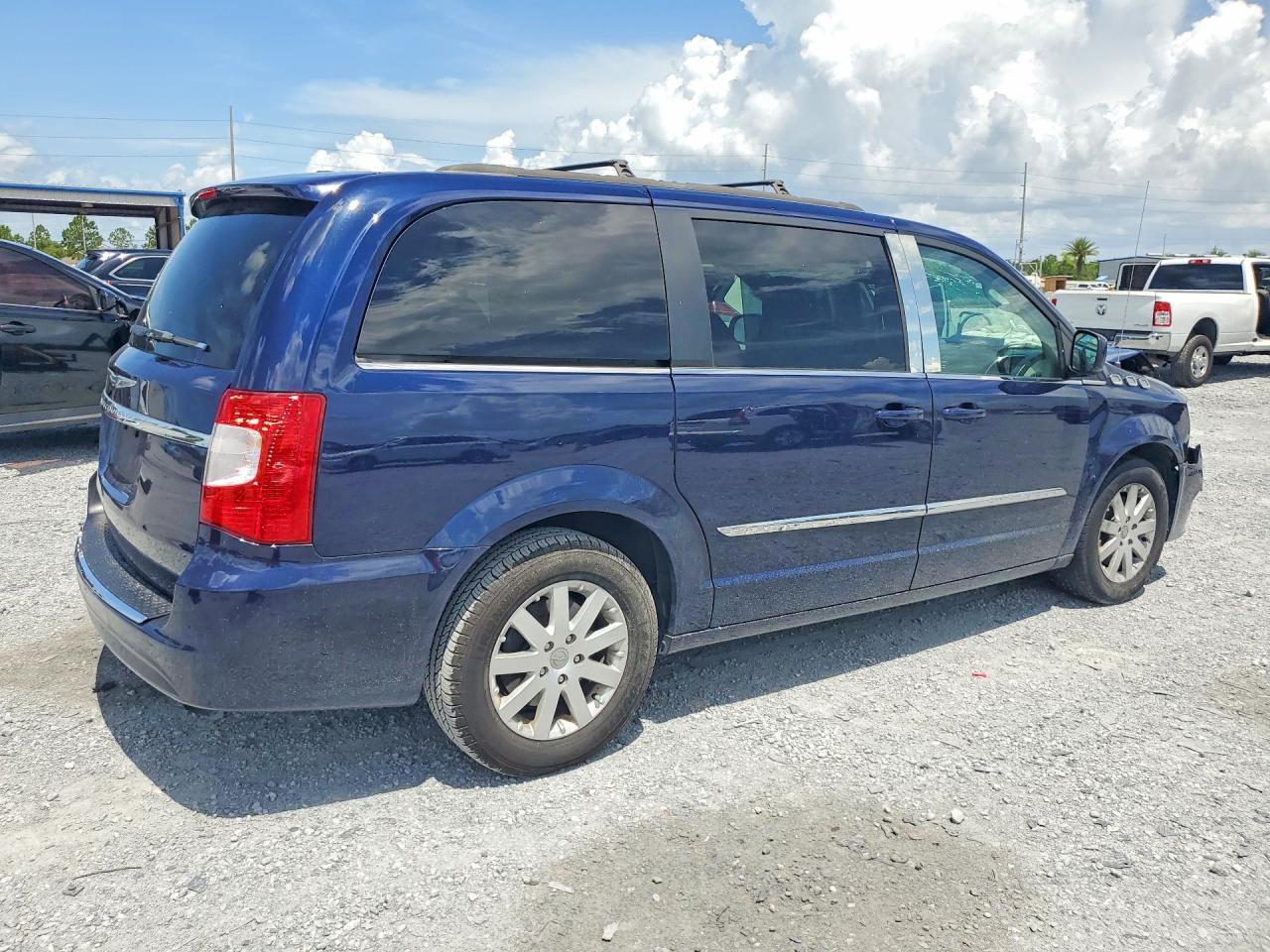 2014 Chrysler Town & Country Touring - Фото 3