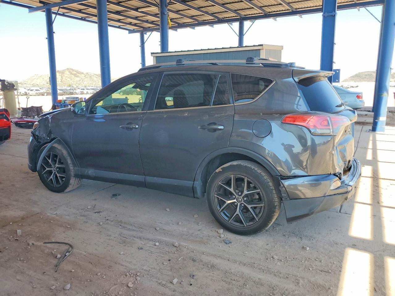 2017 Toyota Rav4 Se - Фото 2