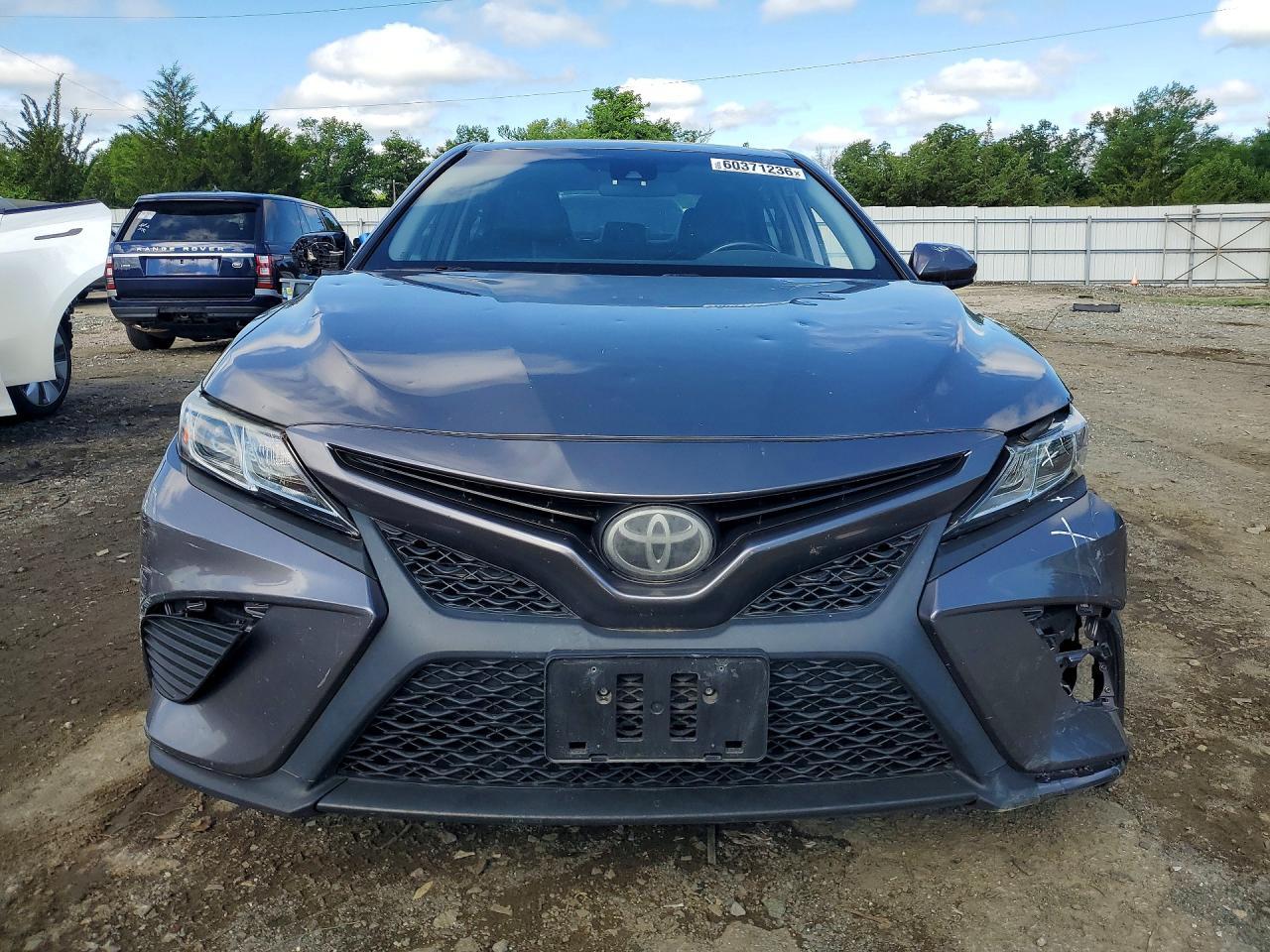 2018 Toyota Camry Se - Image 5