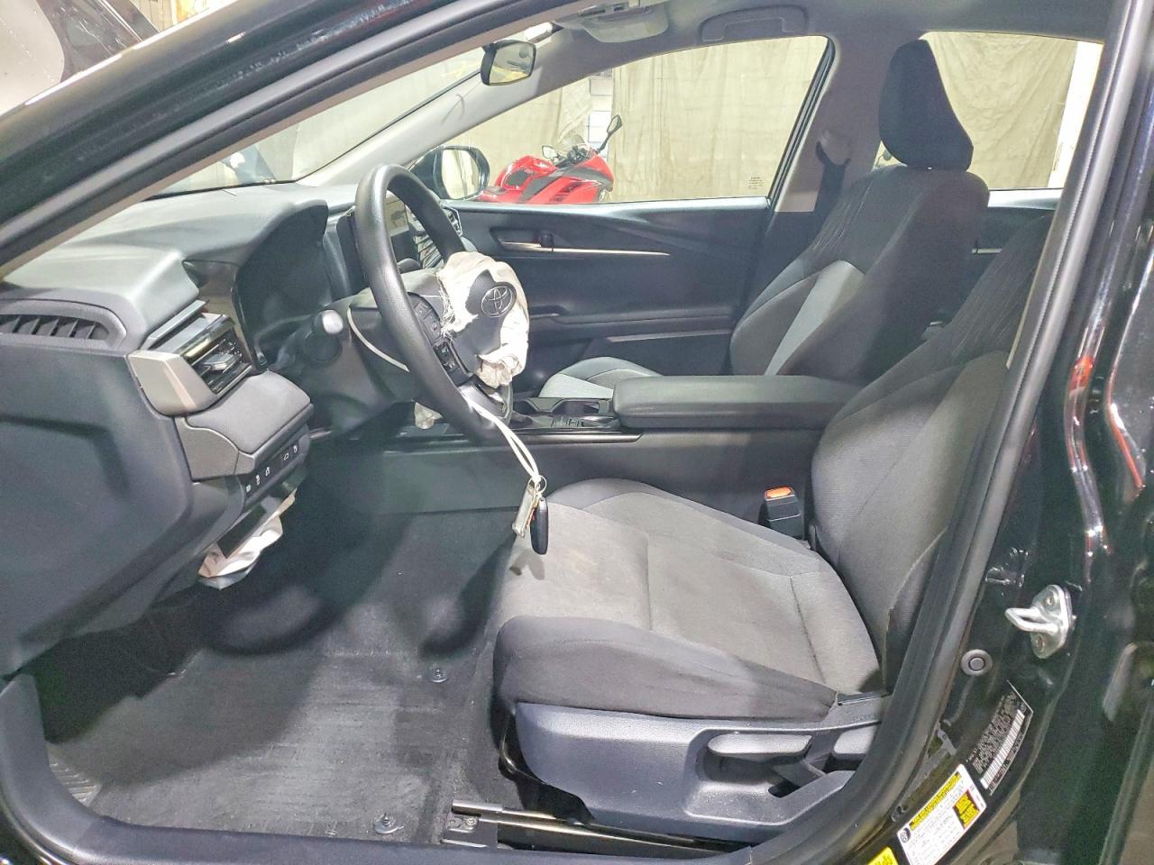 2025 Toyota Camry Le - Фото 7