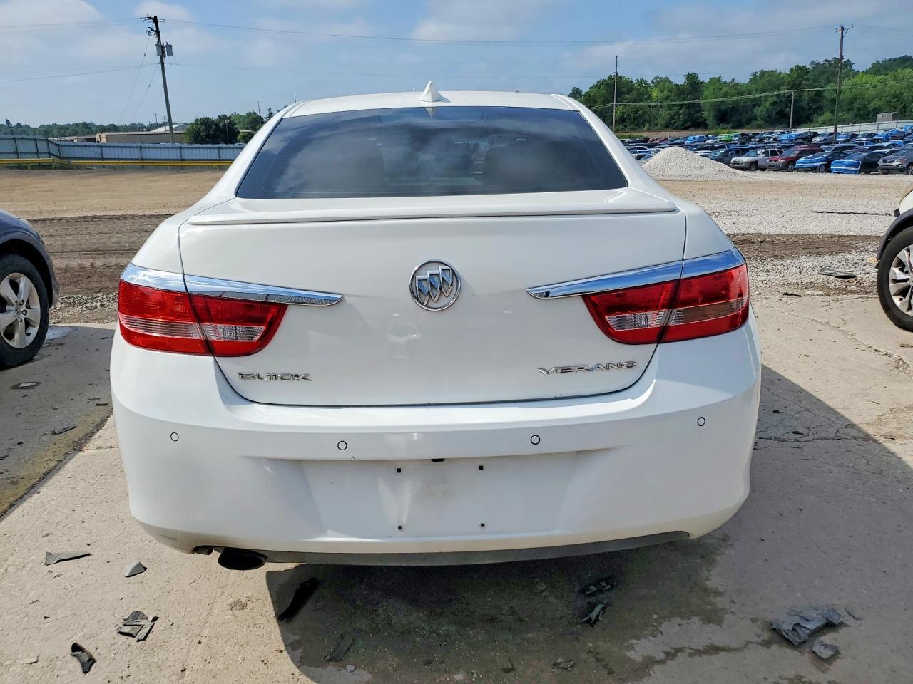 2017 Buick Verano Sport Touring - Image 6