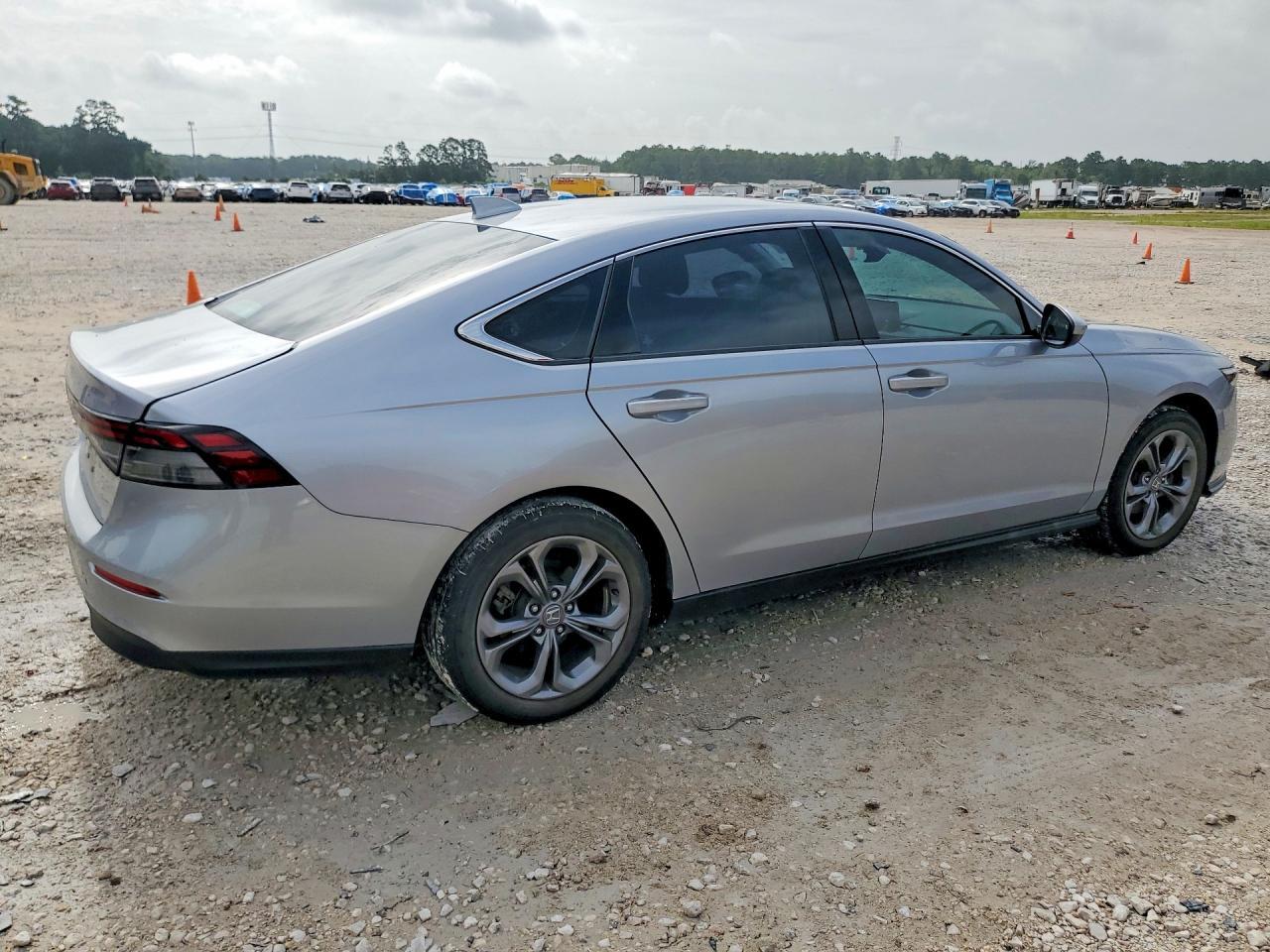 2023 Honda Accord Ex - Фото 3