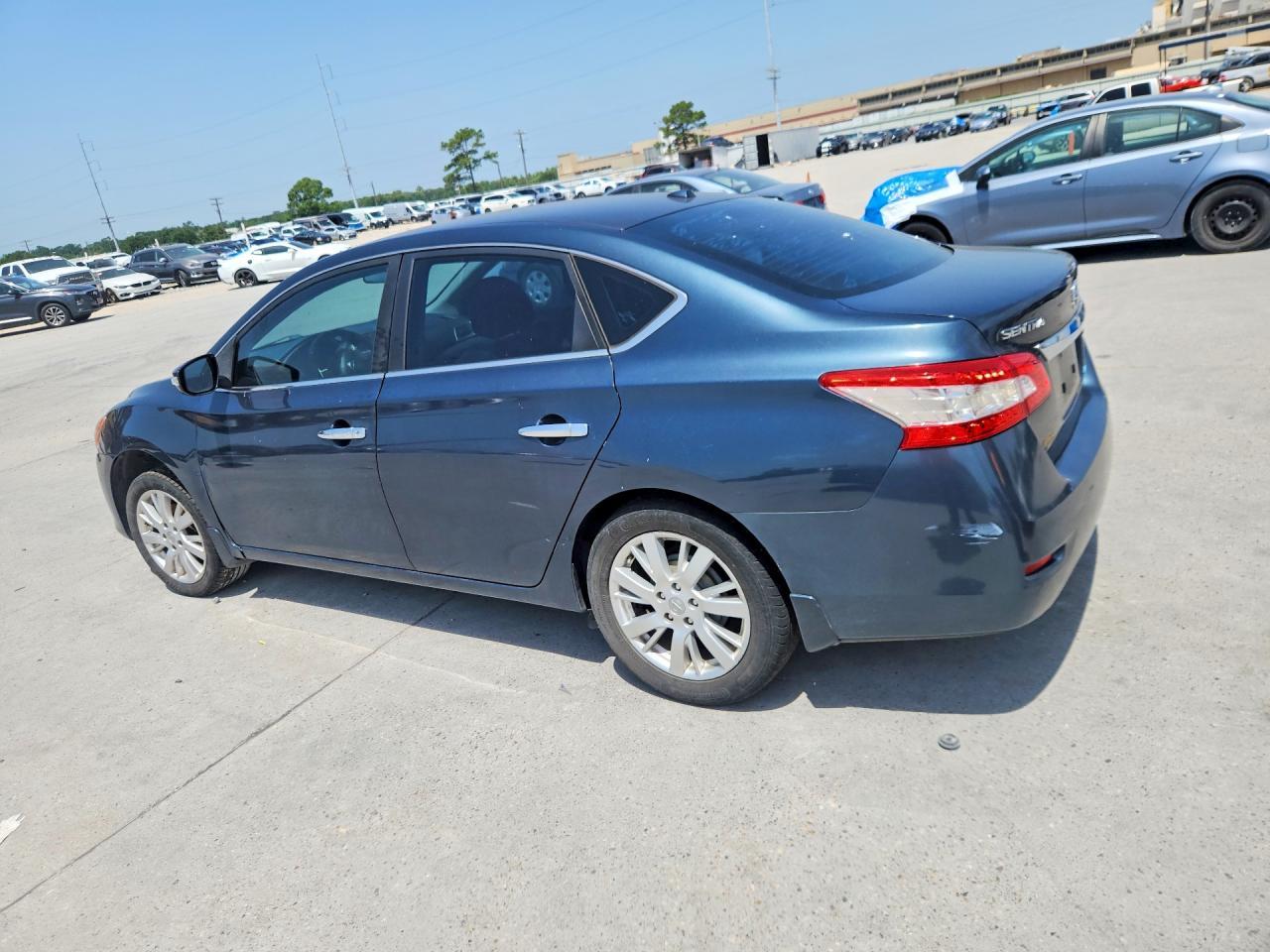 2013 Niss Sentra - Image 2