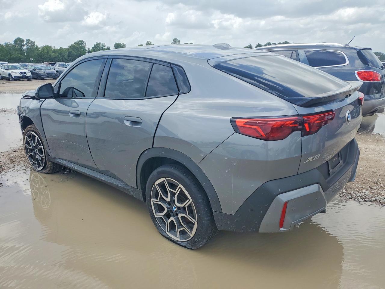 2025 BMW X2 xDrive28I - Фото 2