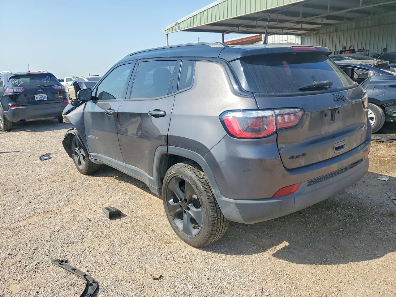 2020 Jeep Compass Latitude - Фото 2