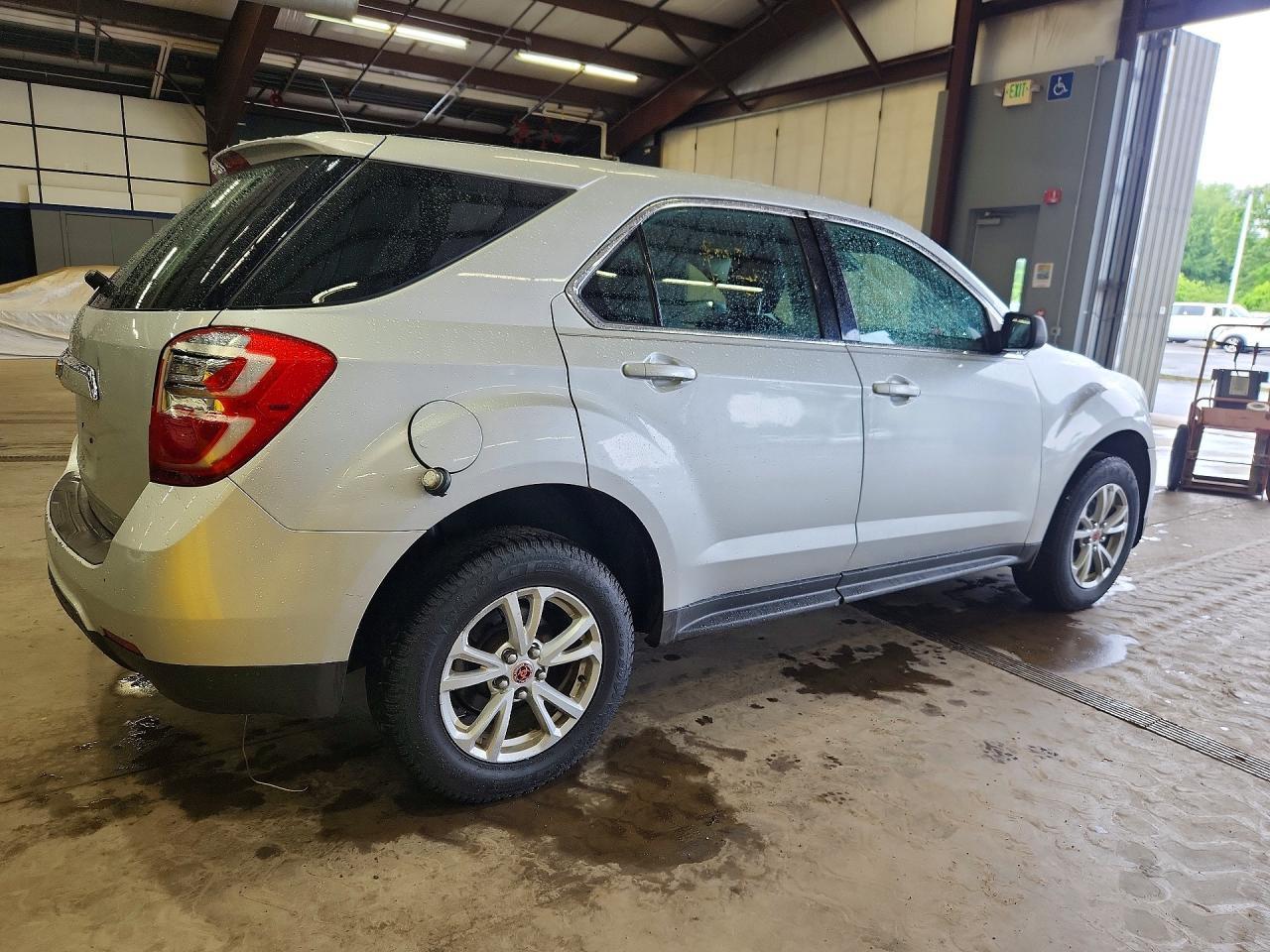 2017 Chevrolet Equinox Ls - Фото 3