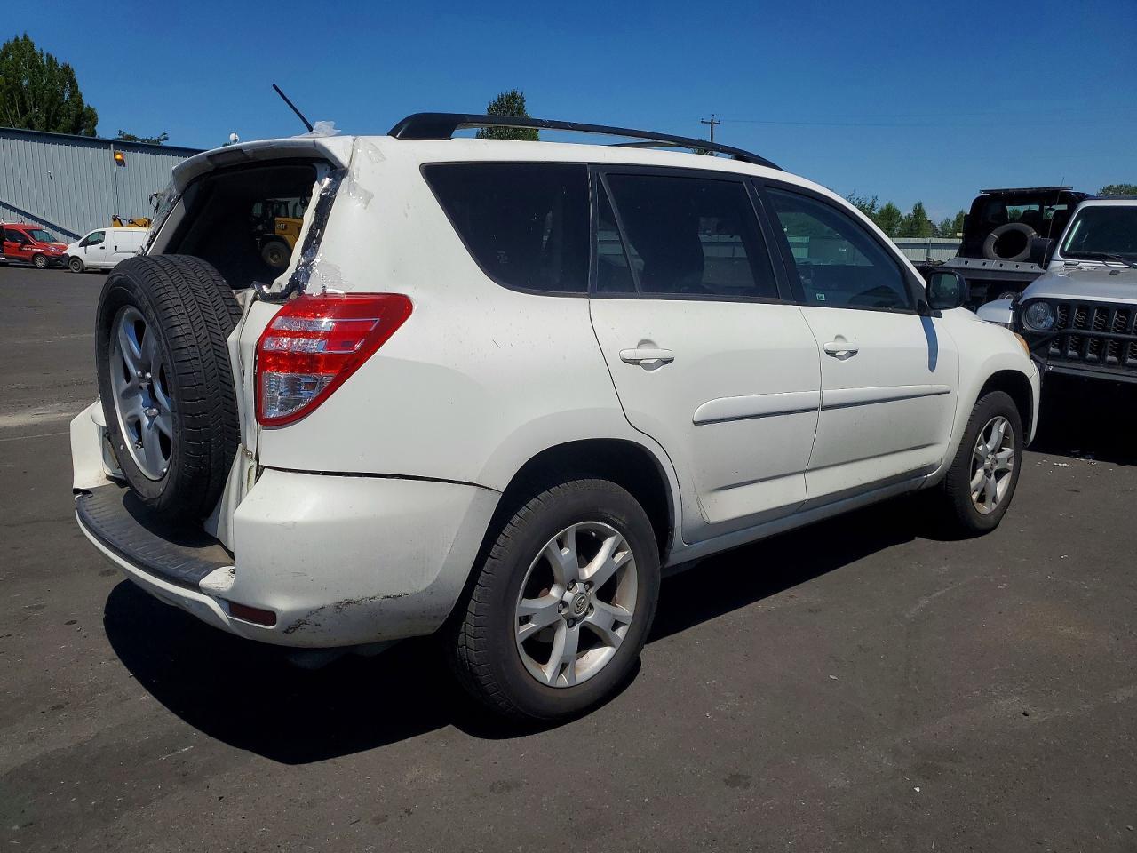 2012 Toyota Rav4 Base - Image 3
